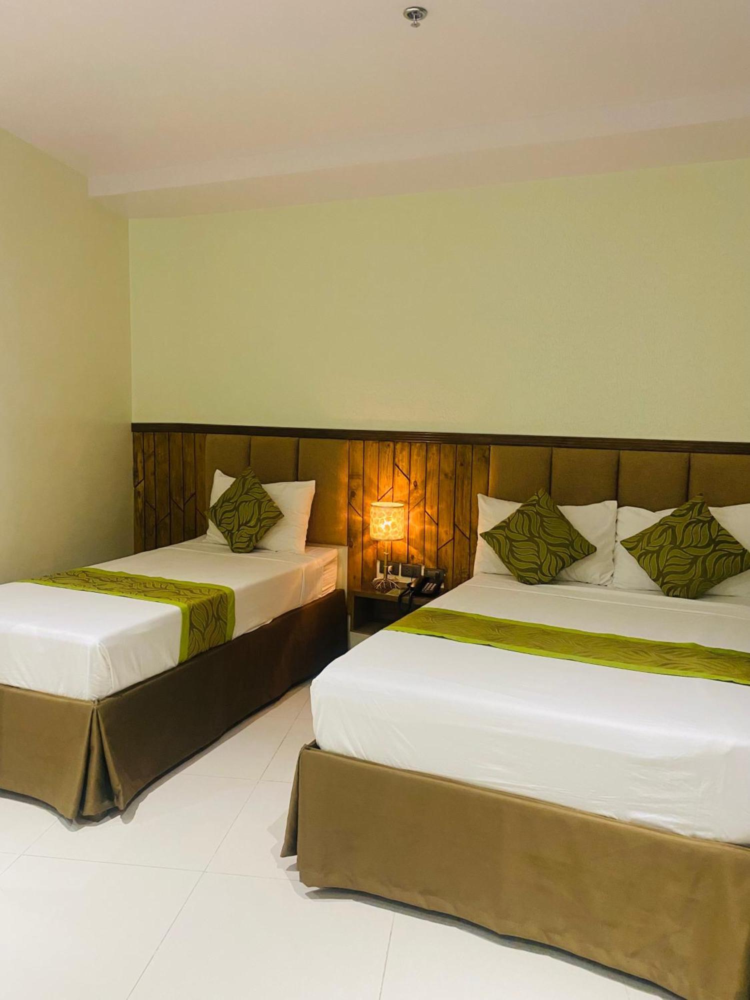 Maxi Hotel And Event Center Tagbilaran City Kültér fotó