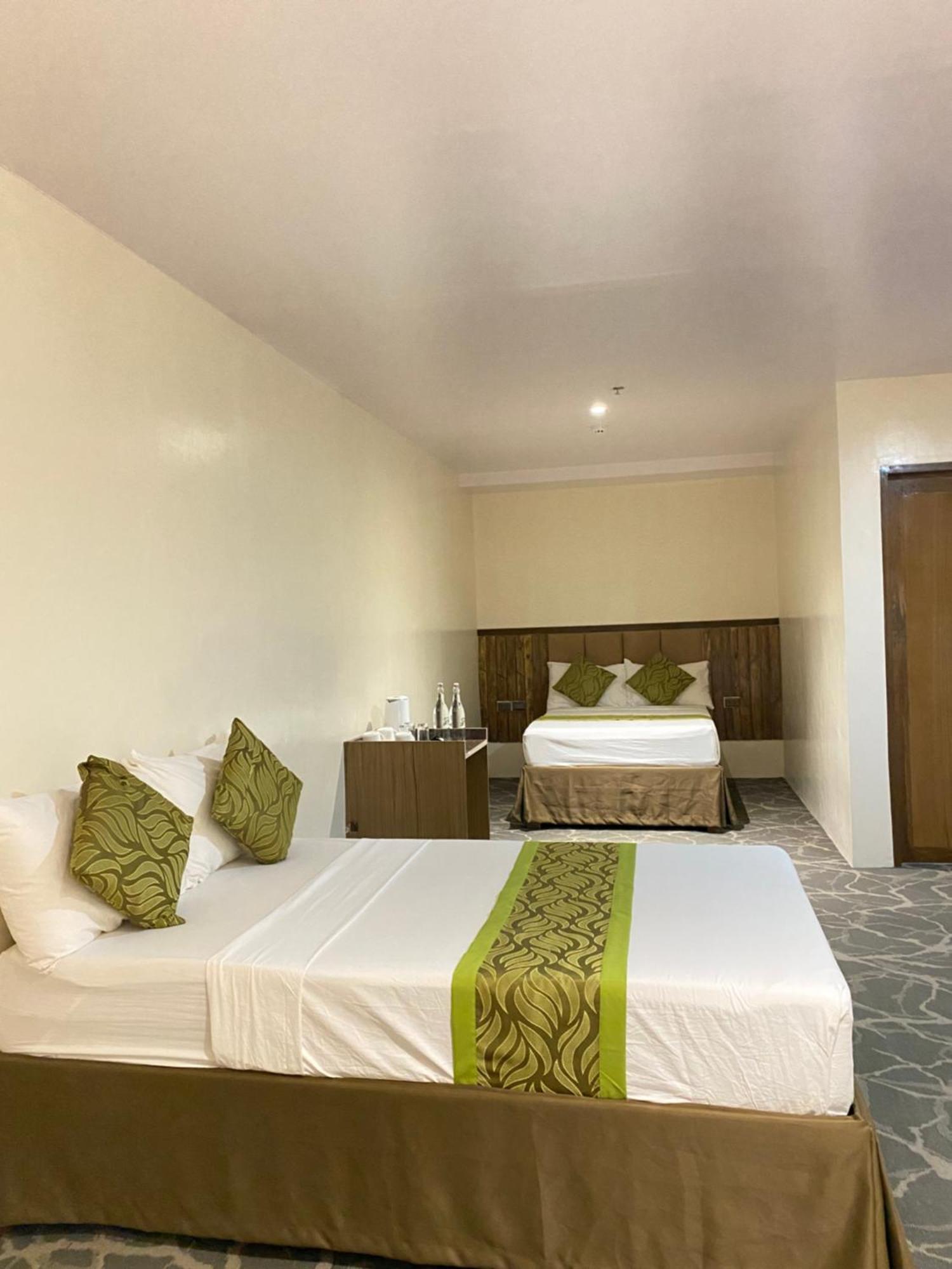 Maxi Hotel And Event Center Tagbilaran City Kültér fotó
