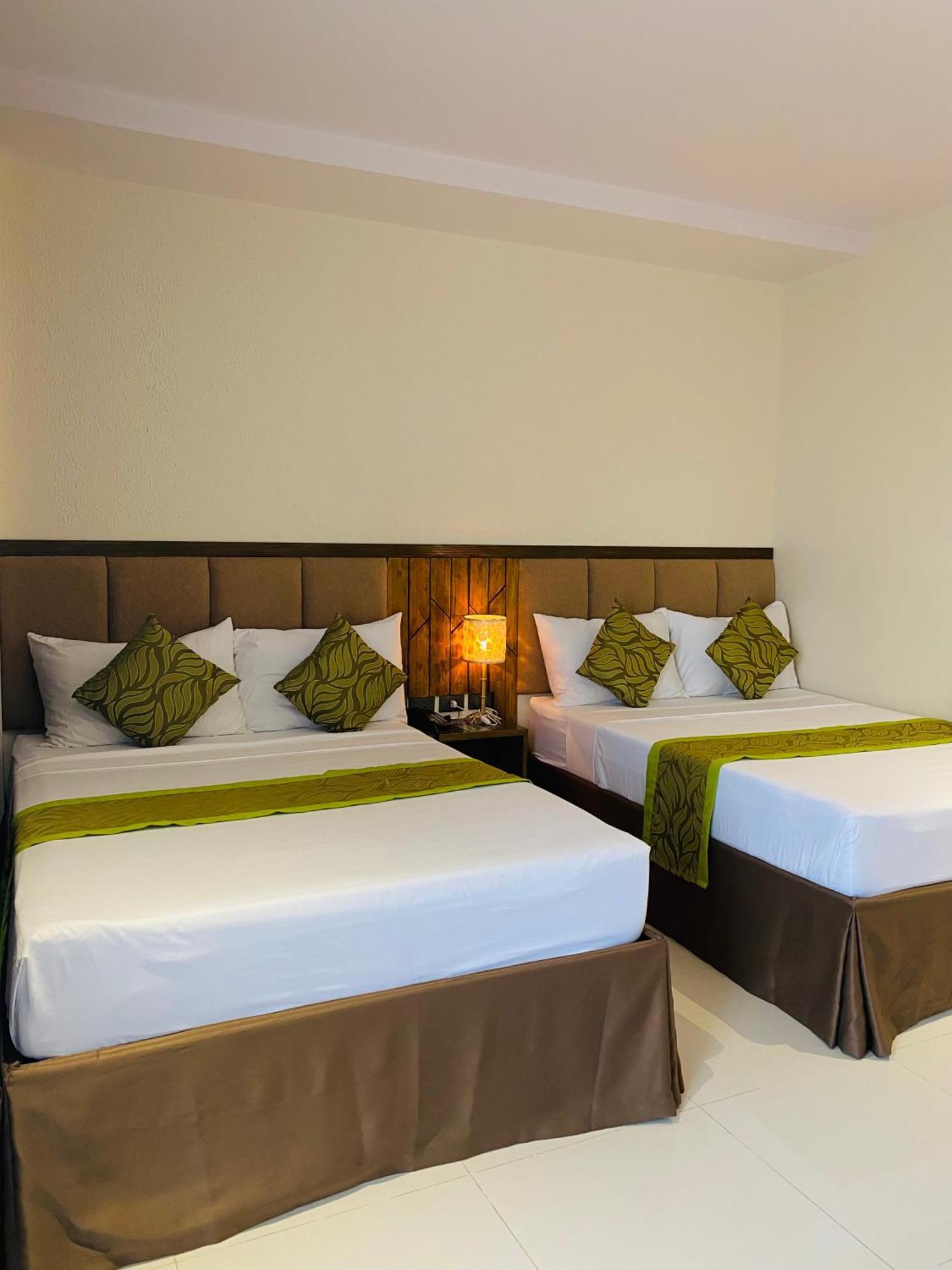 Maxi Hotel And Event Center Tagbilaran City Kültér fotó