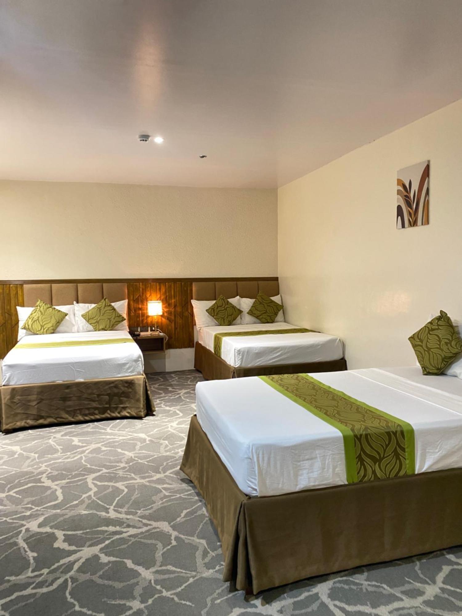 Maxi Hotel And Event Center Tagbilaran City Kültér fotó