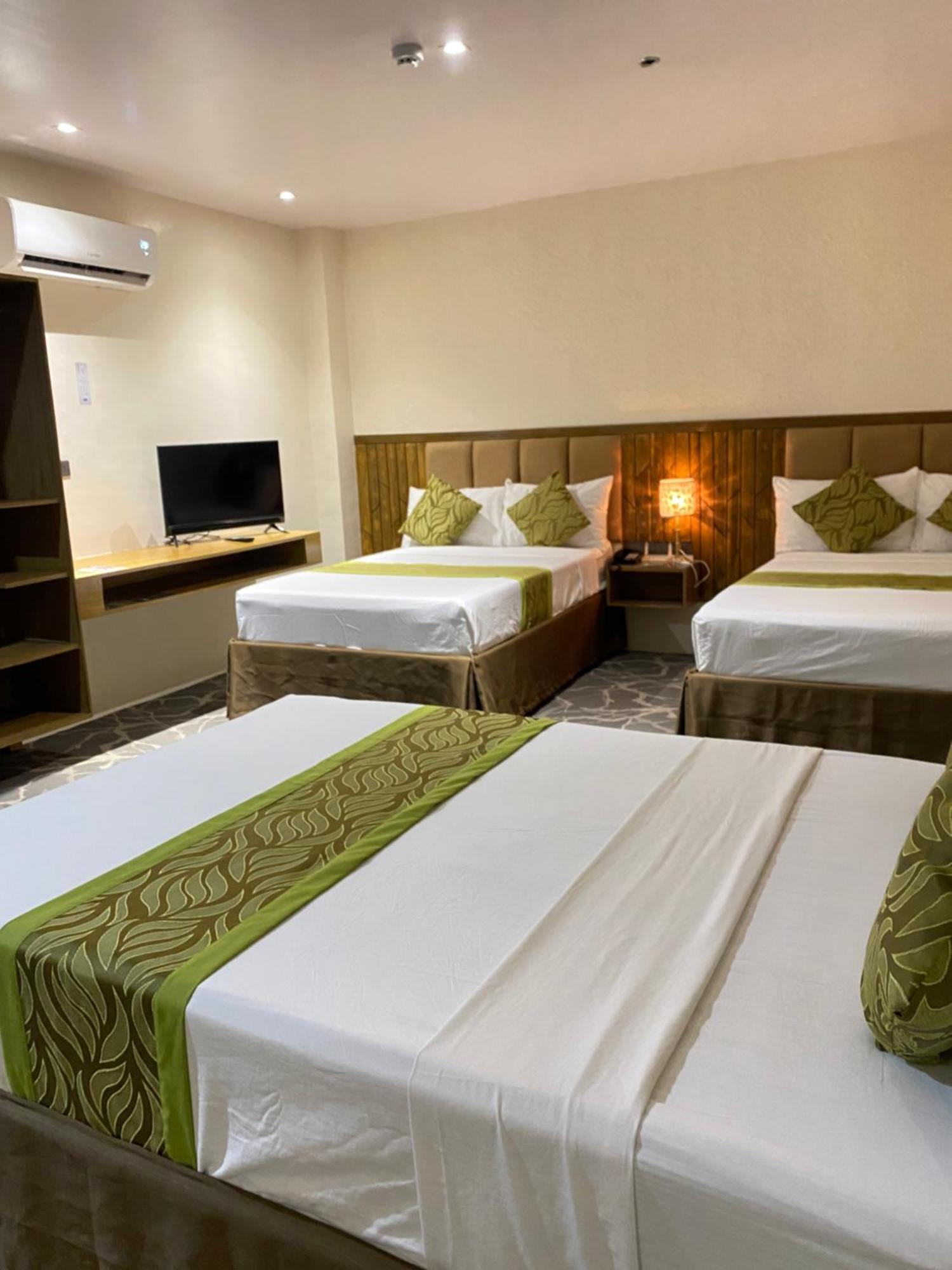 Maxi Hotel And Event Center Tagbilaran City Kültér fotó