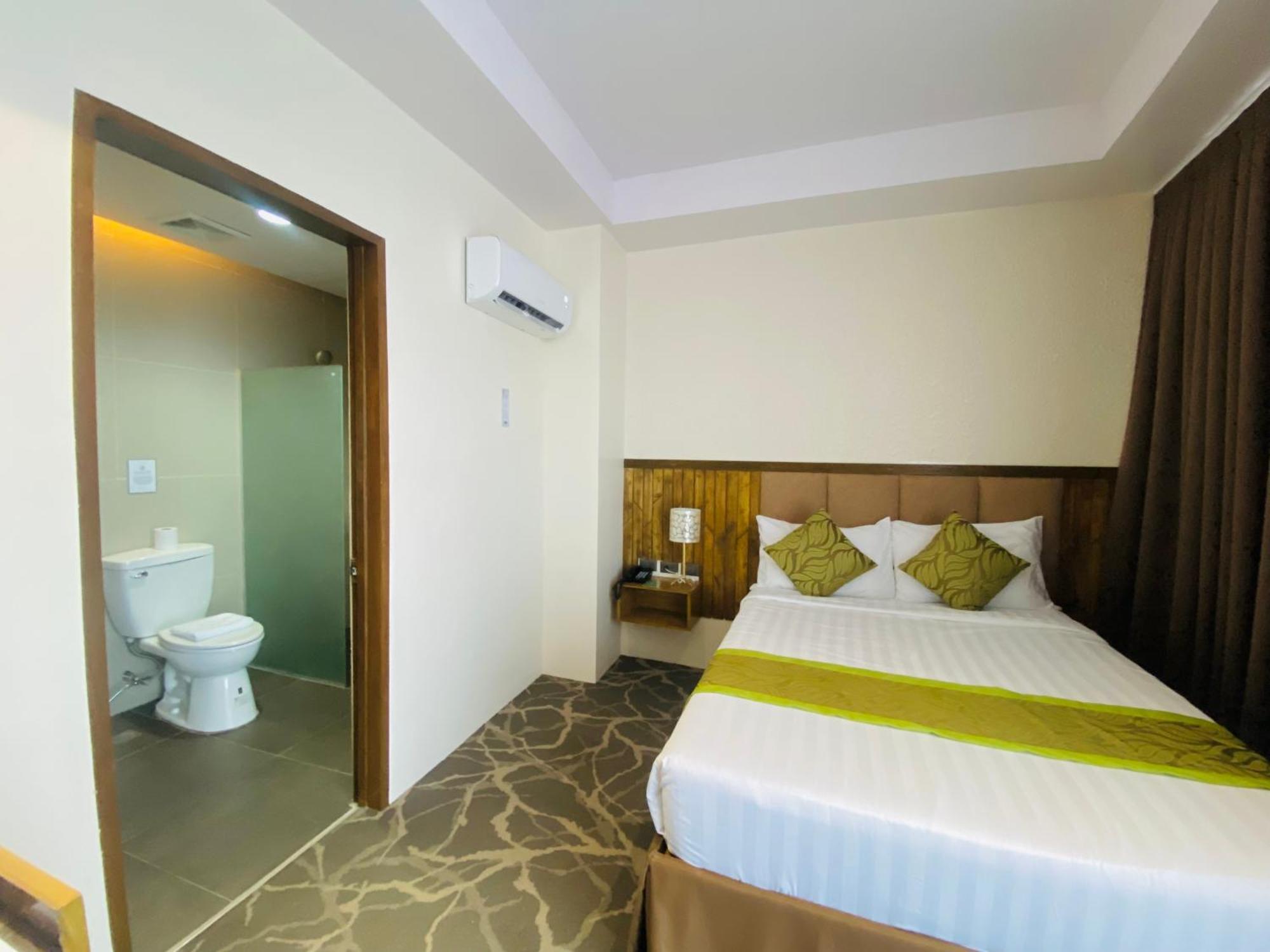 Maxi Hotel And Event Center Tagbilaran City Kültér fotó